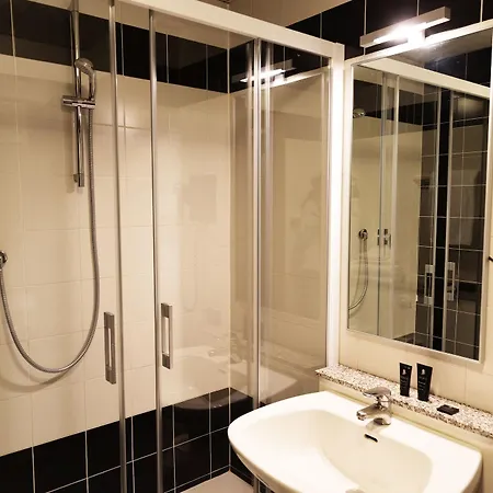 Jr Amadeus Hotell Bologna