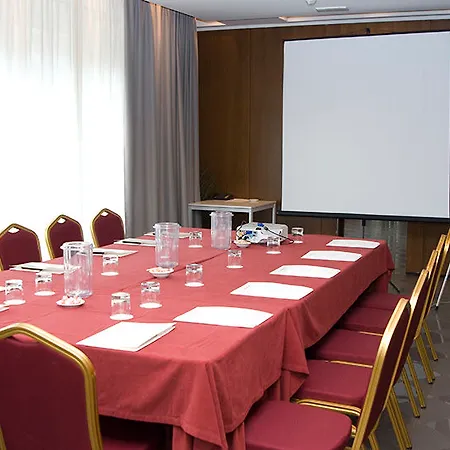 Jr Amadeus Hotell