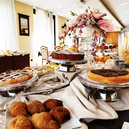 Jr Amadeus Hotel Bologna