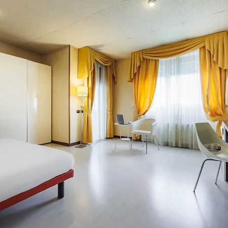 Hotel Jr Amadeus