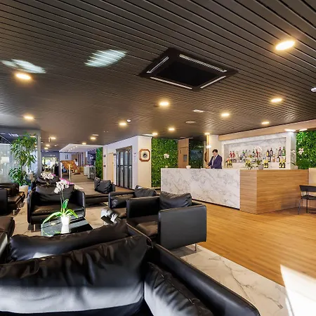 Jr Amadeus Hotel 4*