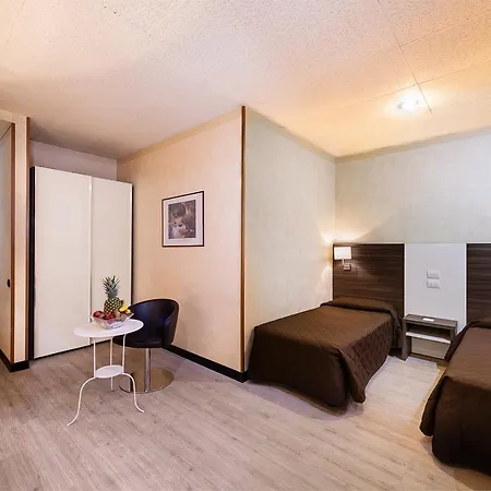 Jr Amadeus Hotel 4*