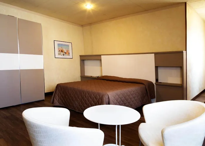 Jr Amadeus 4* Bologna