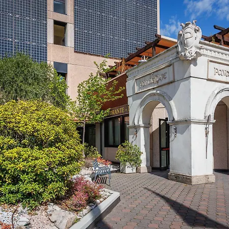 Jr Amadeus Hotel