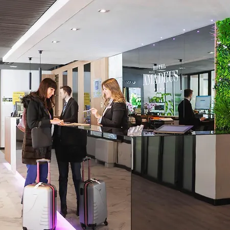 Jr Amadeus Ξενοδοχείο