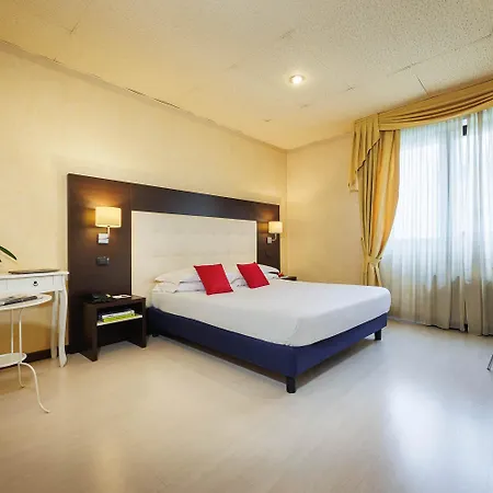 Jr Amadeus Hotel