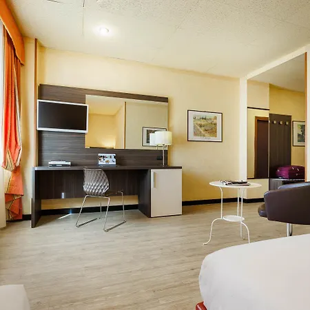 Ξενοδοχείο Jr Amadeus 4*