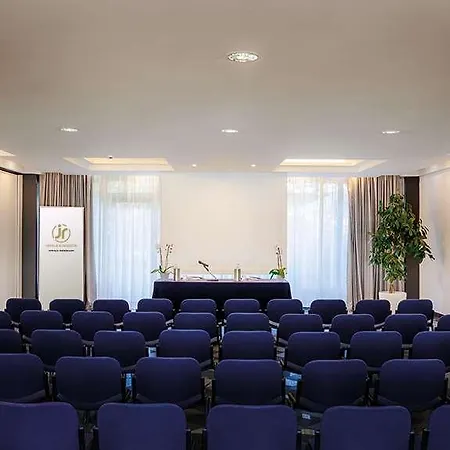 Jr Amadeus Hotel 4*