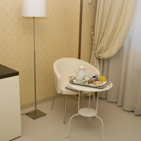 Otel Jr Amadeus Bolonya