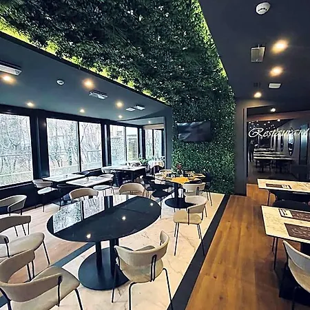 Otel Jr Amadeus 4*