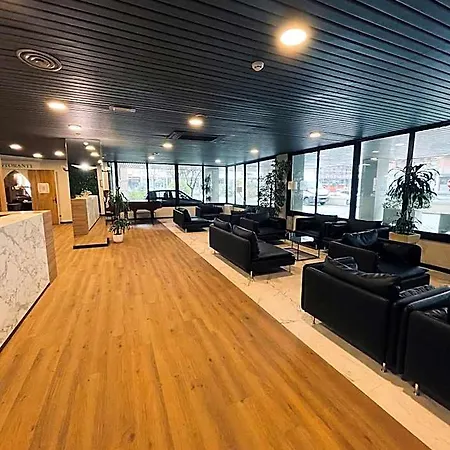 Otel Jr Amadeus Bolonya