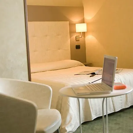 Hotel Jr Amadeus Bologna