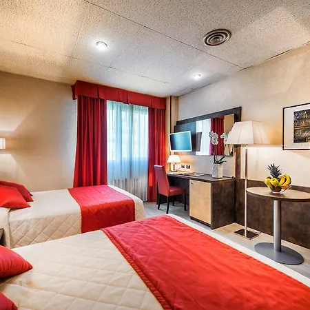 Jr Amadeus Hotel 4*
