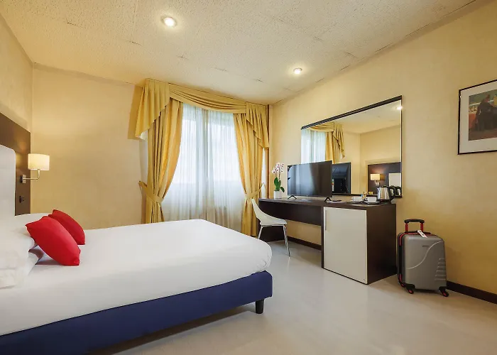 Jr Amadeus 4* Болонья