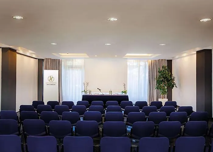 Jr Amadeus Hotel 4*